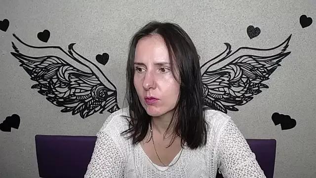 KarinaSwann from StripChat is Freechat