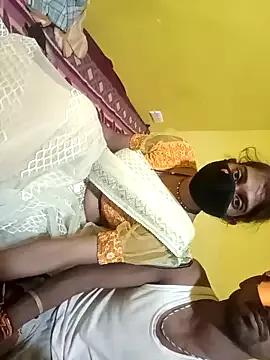 Karisma-sexy-couple from StripChat is Freechat