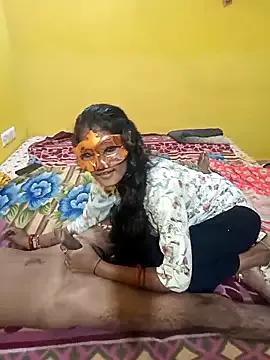 Karisma-sexy-couple from StripChat is Freechat