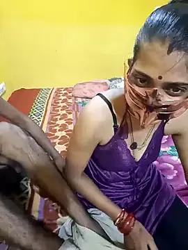 Karisma-sexy-couple from StripChat is Freechat