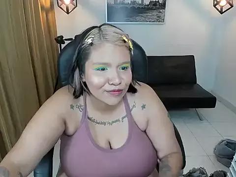 Unleash your urge for fetish cams livestreamers with our pick of steaming hot models, versed in the art of seduction and indulgence.