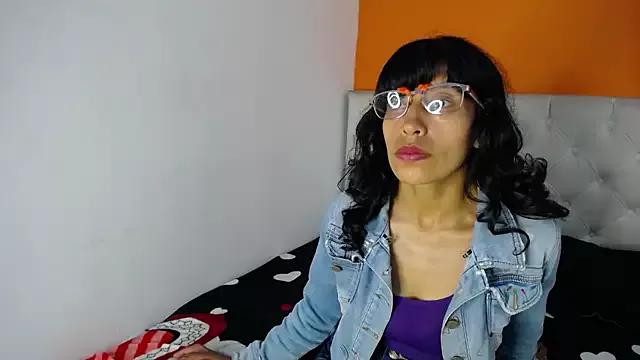 karolinee_66_ from StripChat is Freechat