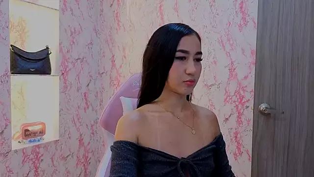 KarolSkinnyy from StripChat is Freechat