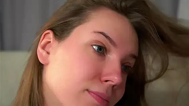 KarriBrownd from StripChat is Freechat