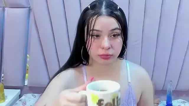 Katherine_Sweett from StripChat is Freechat