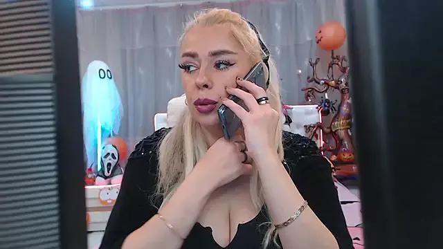 Unleash your urge for fetish cams livestreamers with our pick of steaming hot models, versed in the art of seduction and indulgence.