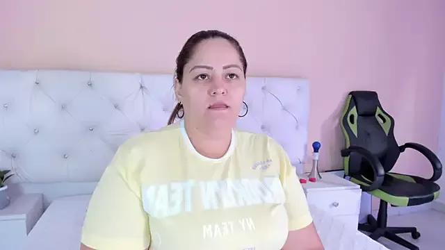 Unleash your urge for fetish cams livestreamers with our pick of steaming hot models, versed in the art of seduction and indulgence.