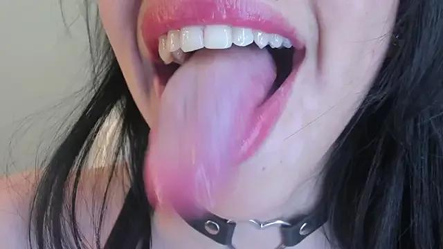 Katty_mouth from StripChat is Freechat