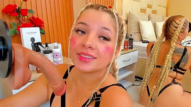 katty_rouser from StripChat is Freechat