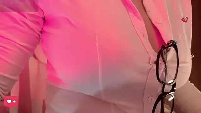 KaylaCollinsX from StripChat is Freechat