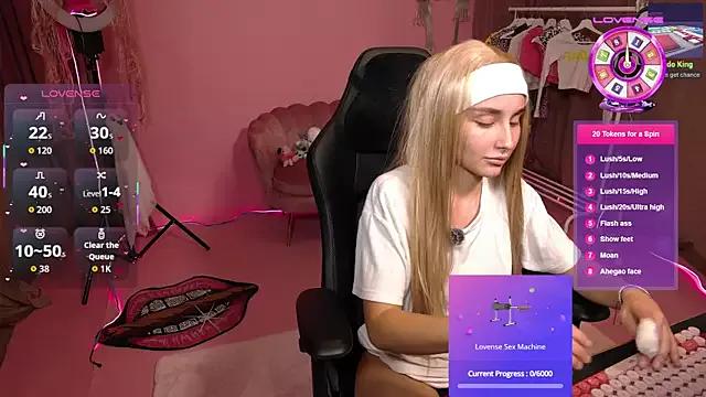 kaylaxsweet from StripChat is Freechat