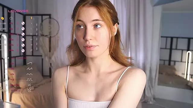 Photos of KeeleyCreswell from StripChat is Freechat
