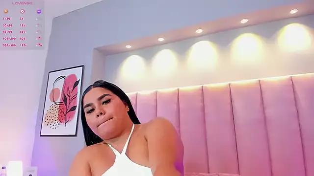 KeilyRoss from StripChat is Freechat