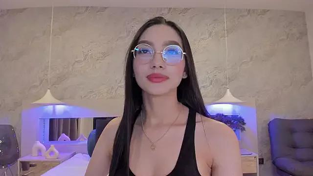 Keira_Corleone from StripChat is Freechat