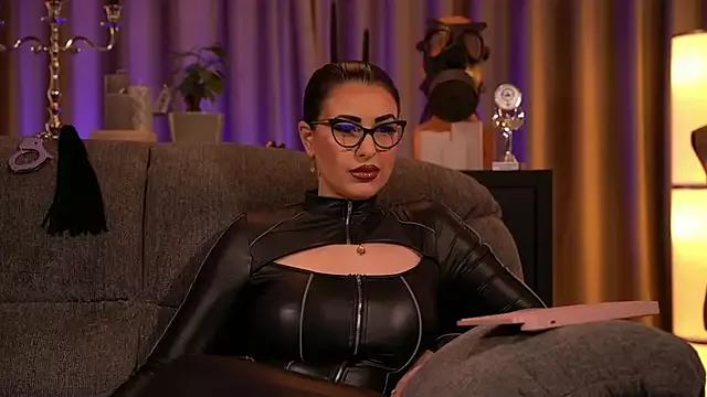 Unleash your urge for fetish cams livestreamers with our pick of steaming hot models, versed in the art of seduction and indulgence.