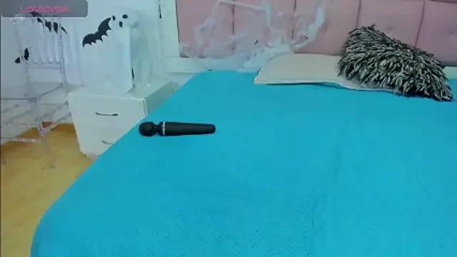 Unleash your urge for fetish cams livestreamers with our pick of steaming hot models, versed in the art of seduction and indulgence.