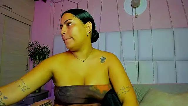 Unleash your urge for fetish cams livestreamers with our pick of steaming hot models, versed in the art of seduction and indulgence.