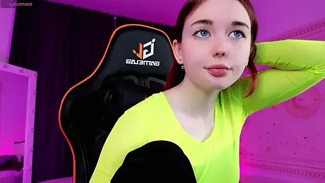 Kiara_Dream from StripChat is Freechat