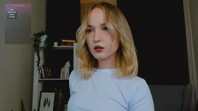 kikishyness from StripChat is Freechat