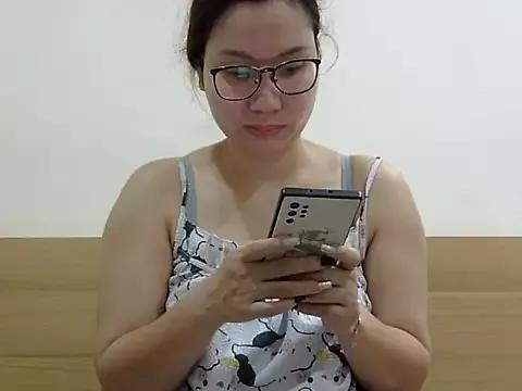 Kiko_sunflower from StripChat
