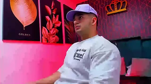 Unleash your urge for fetish cams livestreamers with our pick of steaming hot models, versed in the art of seduction and indulgence.