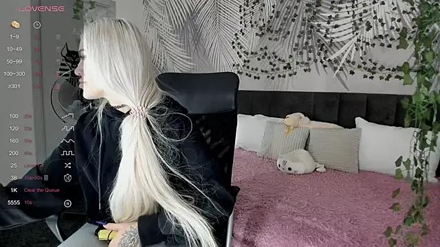 Kira_Key from StripChat is Freechat