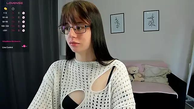 KiraZephyr from StripChat is Freechat