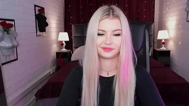 KisaWest from StripChat is Freechat