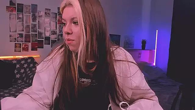 kissmywings from StripChat is Freechat