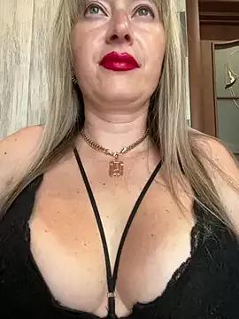 Kittenforyou from StripChat is Freechat