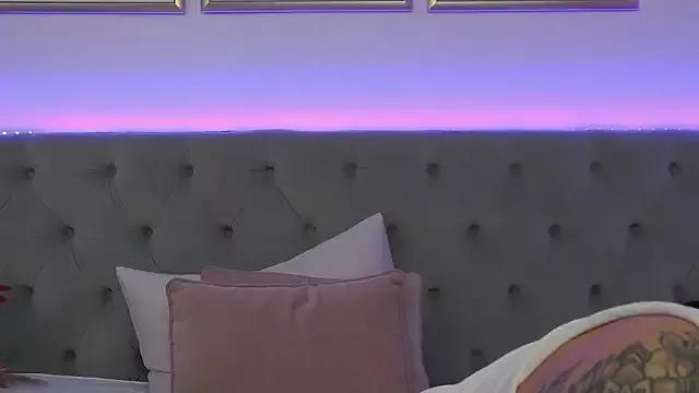Unleash your urge for fetish cams livestreamers with our pick of steaming hot models, versed in the art of seduction and indulgence.