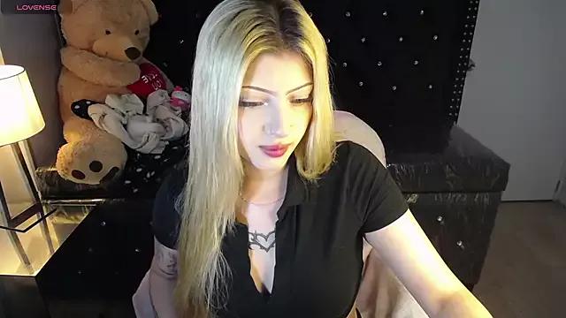 Unleash your urge for fetish cams livestreamers with our pick of steaming hot models, versed in the art of seduction and indulgence.