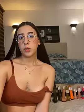 Unleash your urge for fetish cams livestreamers with our pick of steaming hot models, versed in the art of seduction and indulgence.