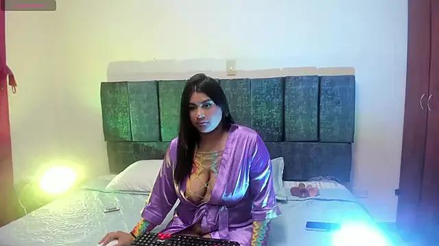 Kittyy_Antonella from StripChat is Freechat