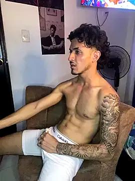 Unleash your urge for fetish cams livestreamers with our pick of steaming hot models, versed in the art of seduction and indulgence.
