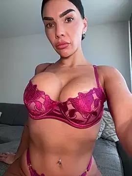 Unleash your urge for fetish cams livestreamers with our pick of steaming hot models, versed in the art of seduction and indulgence.