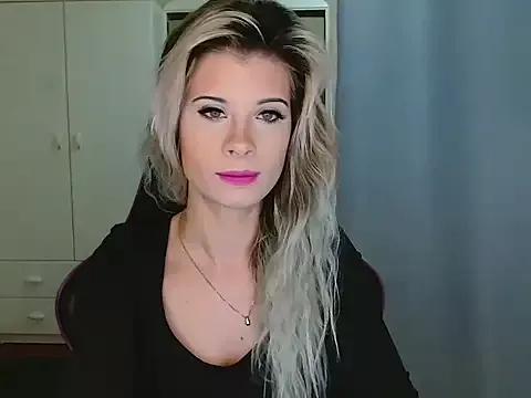 KristineGlow from StripChat is Freechat