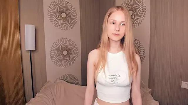 KylaNahari from StripChat is Freechat