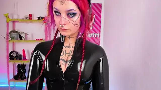 Unleash your urge for fetish cams livestreamers with our pick of steaming hot models, versed in the art of seduction and indulgence.