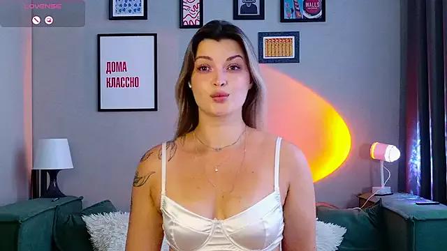 LadyDiLancaster from StripChat is Freechat