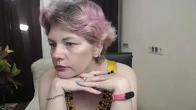 LadyElina from StripChat is Freechat