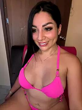 laemmarouse from StripChat is Freechat