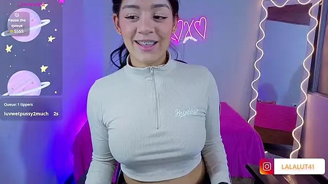 Unleash your urge for fetish cams livestreamers with our pick of steaming hot models, versed in the art of seduction and indulgence.