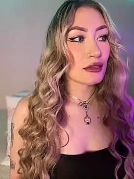 Unleash your urge for fetish cams livestreamers with our pick of steaming hot models, versed in the art of seduction and indulgence.