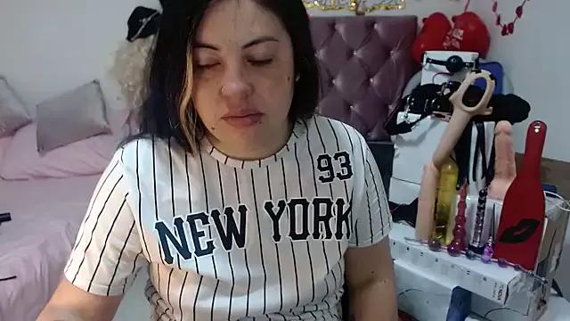 Unleash your urge for fetish cams livestreamers with our pick of steaming hot models, versed in the art of seduction and indulgence.