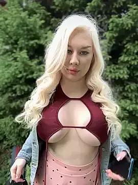 Unleash your urge for fetish cams livestreamers with our pick of steaming hot models, versed in the art of seduction and indulgence.