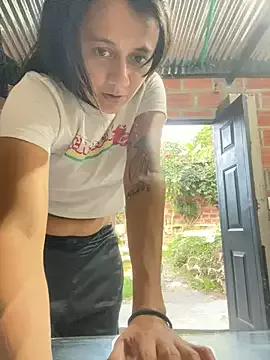 Unleash your urge for fetish cams livestreamers with our pick of steaming hot models, versed in the art of seduction and indulgence.