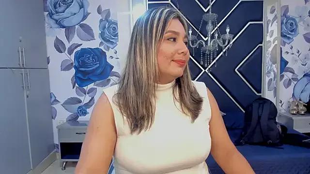 LatinaHoleQueen from StripChat is Freechat