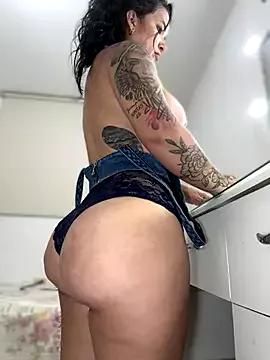Unleash your urge for fetish cams livestreamers with our pick of steaming hot models, versed in the art of seduction and indulgence.