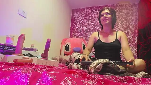 Laura_hellss from StripChat is Freechat